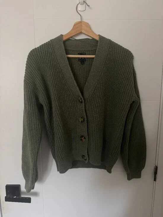 V Neck Cardigan - Picture 1 of 1